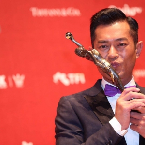 48歲古天樂首獲金像影帝 71歲許鞍華六奪最佳導(dǎo)演