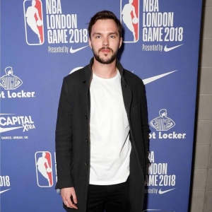 尼古拉斯·霍爾特升級當爹 與24歲女友相戀一年