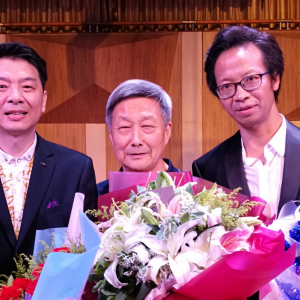 “師恩如歌” 陳嶺、張艷林獨唱音樂會在上海東方藝術(shù)中心成功舉行