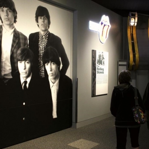 滾石樂(lè)隊(duì)時(shí)隔8年發(fā)新歌：生活如此美，我們?cè)诟綦x