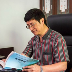 艱難學博創巨制——記長江流域非物質文化遺產學者劉鋒