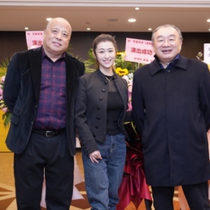 青年導(dǎo)演佟童編導(dǎo)原創(chuàng)話劇《盛魘》在上海成功上演